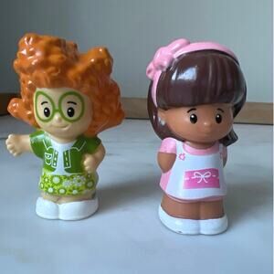 Fisher-Price Little People: Sofie Green Dress and Glasses and Pastry Chef Tia